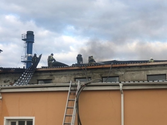 Пожар на мебельной фабрике произошел возле Екатеринбурга