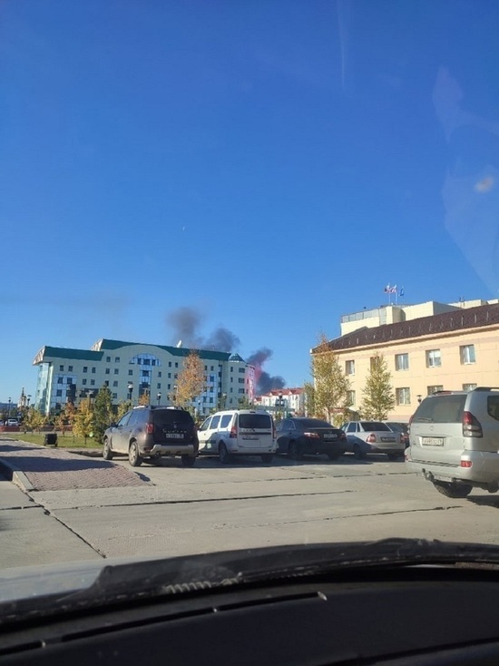 Нежилой вагончик горел в Губкинском