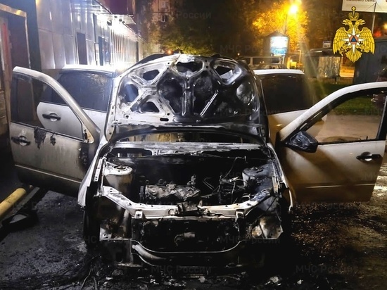 Рано утром в Смоленске горела новая «Лада», не исключен поджог