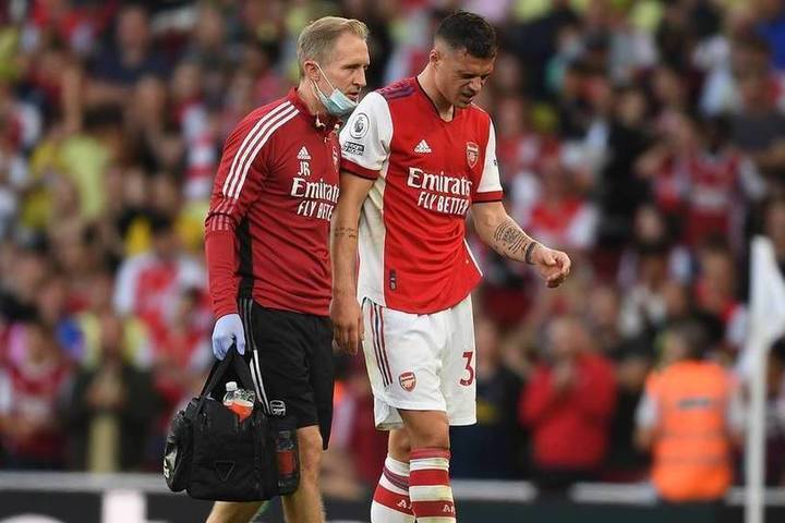 Полузащитник "Арсенала" Джака пропустит три месяца из-за травмы