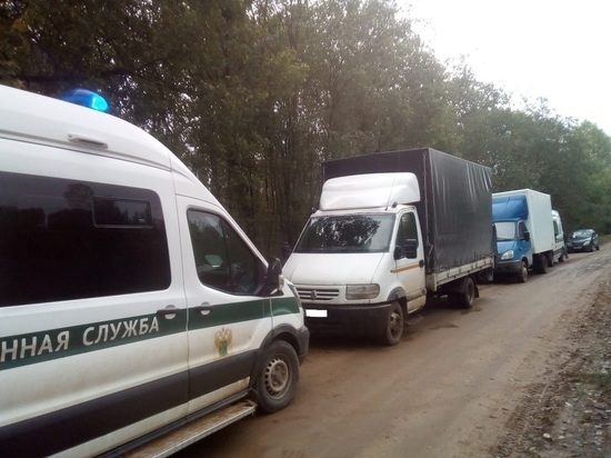 Ввоз крупной партии контрабандных сигарет пресекли псковские пограничники