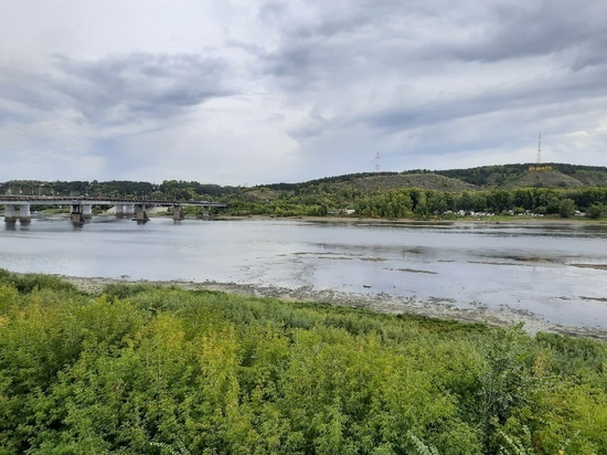 В Кемерове повысился уровень воды в реке Томь