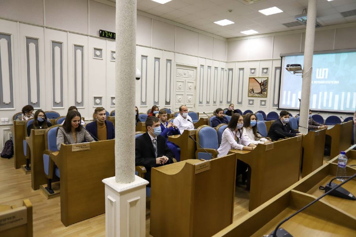 Костромские молодогвардейцы запустили онлайн-регистрацию на проект «Школа Парламентаризма»