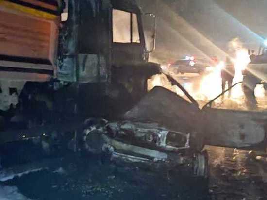 Под Курском в результате ДТП в горящей машине погибли 2 человека
