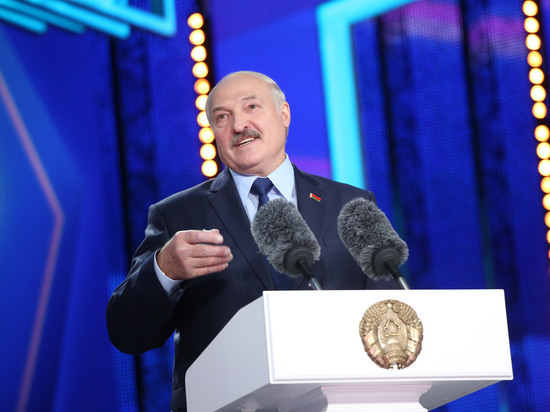 Лукашенко назвал Тихановскую «персонажем в женском роде»