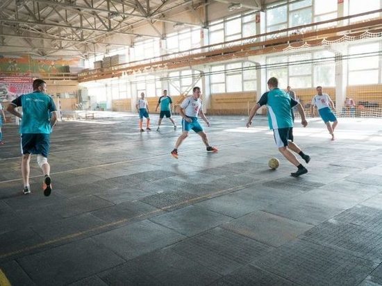 Спортшколы Брянска продолжат тренировки в манеже  «Локомотив»