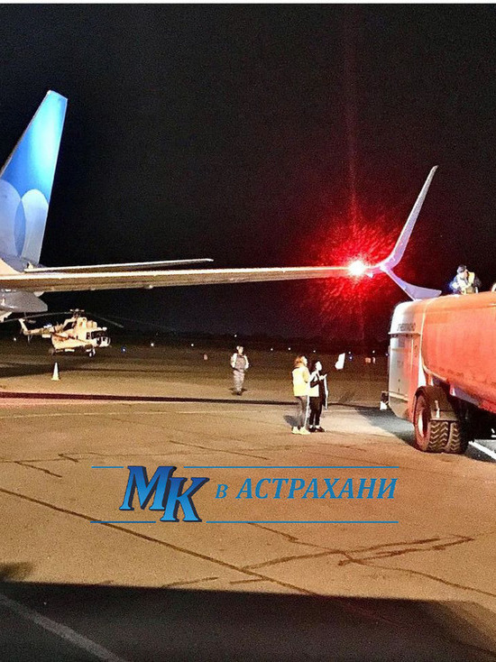В Астрахани самолет «Победы» врезался в топливозаправщик