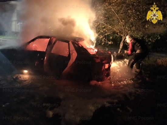 В Тарусском районе сгорела баня, а в Людинове - автомобиль