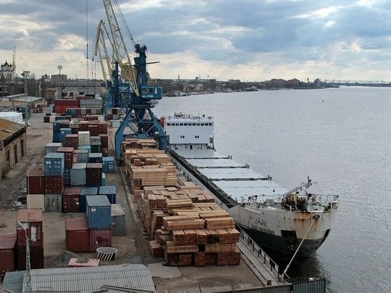 Астраханские морские порты почти вдвое увеличили грузооборот