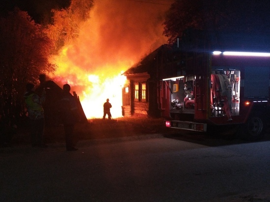 Пожар в пригороде Йошкар-Олы повредил частное хозяйство