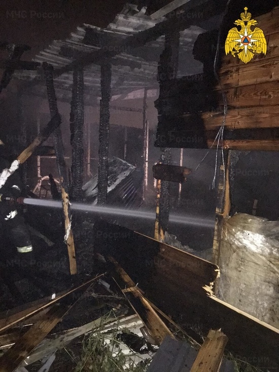 Человек пострадал на ночном пожаре в Калуге