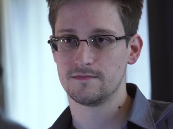 Сноуден пошутил о "досье Пандоры"