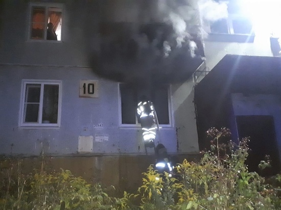 В Усть-Илимске на пожаре спасли 23 человека