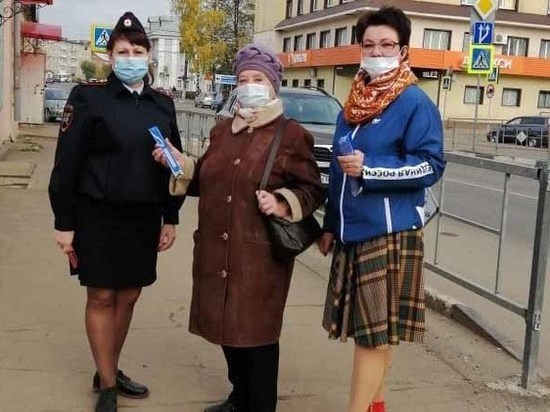 Ко Дню пожилого человека в Ивановской области сотрудники ГИБДД провели массу мероприятий