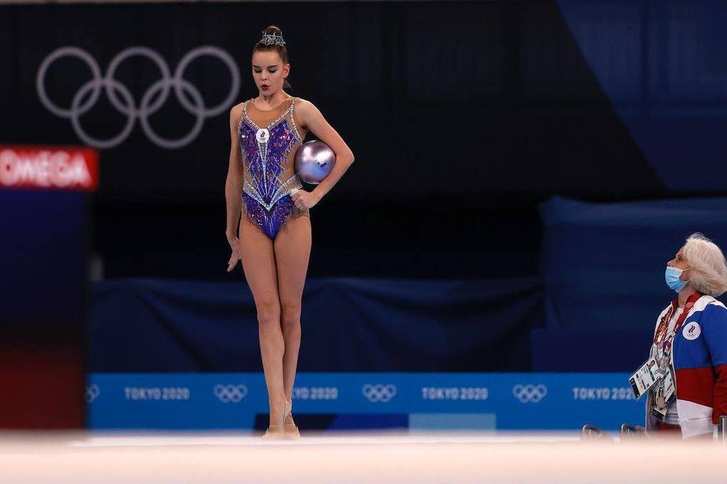 Гимнастка Дина Аверина выиграла первый турнир после Олимпиады в Токио