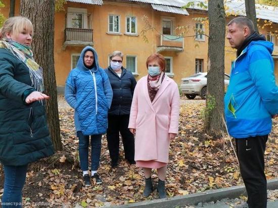 Сорокина проверила благоустройство сквера на улице Качевской в Рязани