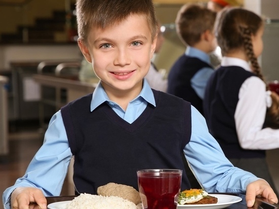 В Смоленской области дети могут оценить качество школьного питания