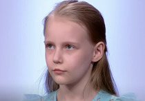 Вот уже несколько месяцев общественность следит за успехами 9-летней студентки психологического факультета МГУ Алисы Тепляковой
