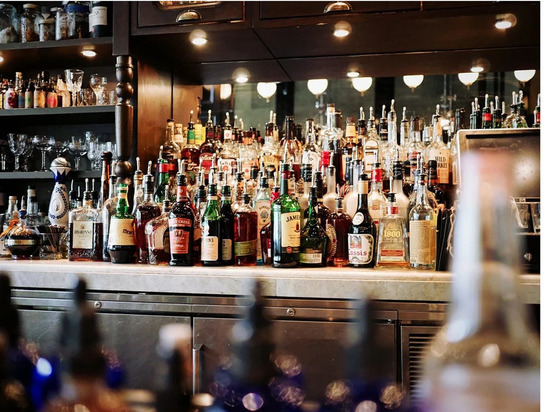 Несовершеннолетней продали алкоголь в одном из баров Якутска