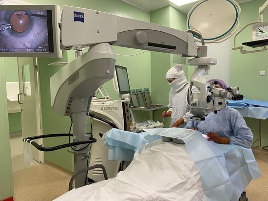В Сургутской больнице появилась современная установка для лечения катаракты