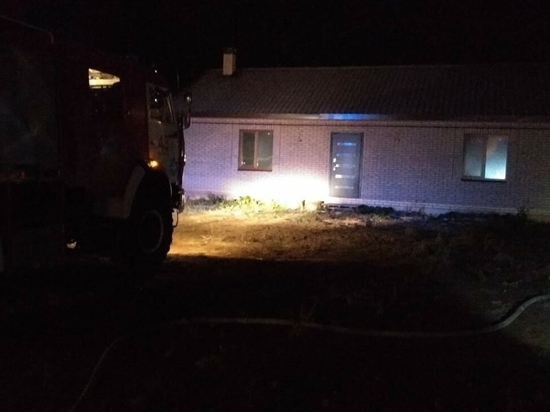 Двое погибли в ночном пожаре в бане в Татарстане