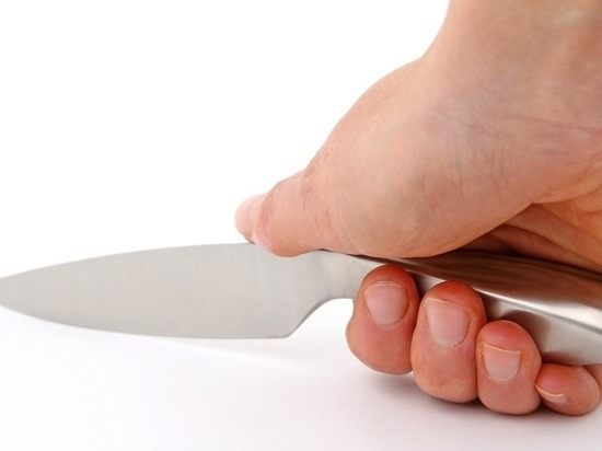 Забайкалка ранила мужа ножом в живот и руку из-за ссоры