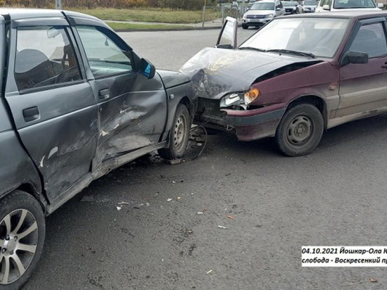 В Йошкар-Оле два водителя ВАЗов спровоцировали ДТП