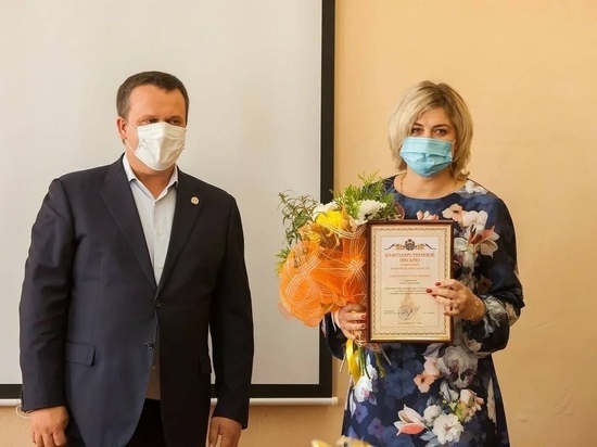 Никитин поздравил новгородских педагогов с Днем учителя