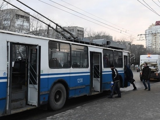 Астраханцы требуют возобновить троллейбусное движение в городе