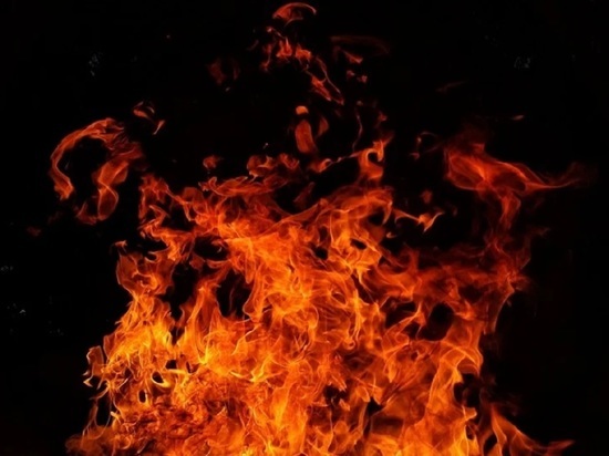 Огонь охватил дом в Макеевке