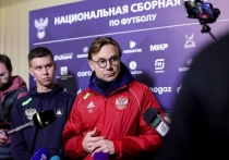 Главный тренер сборной России по футболу Валерий Карпин встретился с журналистами на базе в Новогорске и ответил на вопросы о том, как и по каким принципам он собирал эту команду. 