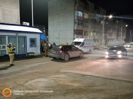Автомобиль сбил пешехода во дворе Ноябрьска