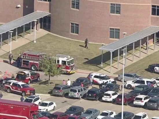 "Стрелок" напал на школу в Техасе, есть раненые