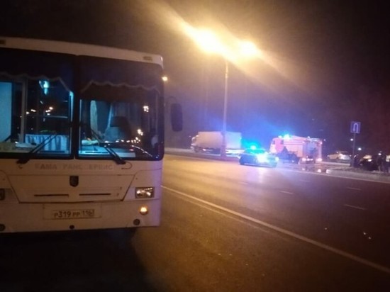 Водитель легковушки погиб при столкновении с автобусом в Набережных Челнах