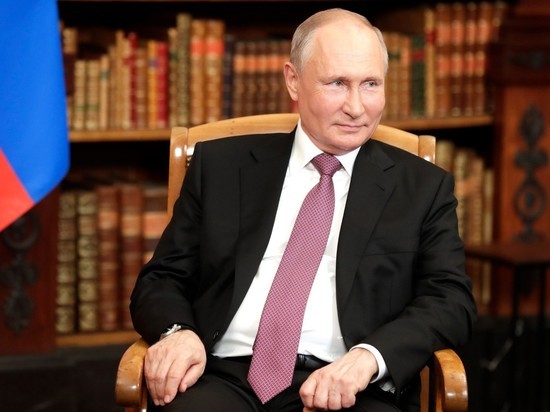 Песков рассказал, проставляется ли Путин в день рождения