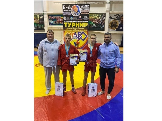 Самбисты из ДНР завоевали две медали на соревнованиях в России