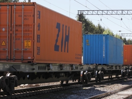 На Свердловской железной дороге выросли перевозки контейнеров