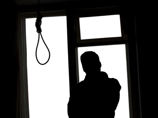 В Ростове-на-Дону нашли повешенным 50-летнего мужчину