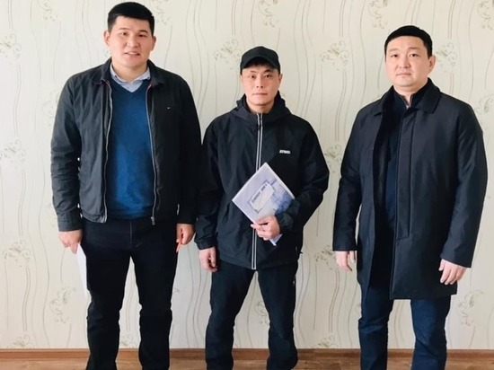 В Калмыкии дети-сироты получили во второй раз новые квартиры