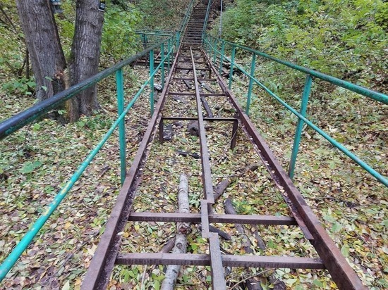 Ремонт лестницы в Карповском переулке планируют завершить в Томске в течение недели