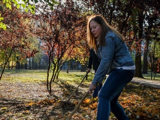 Первый субботник в Донецке собрал 12 тысяч горожан