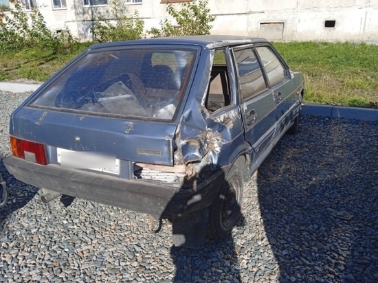 В Томской области мужчина угнал автомобиль, забравшись в него через форточку