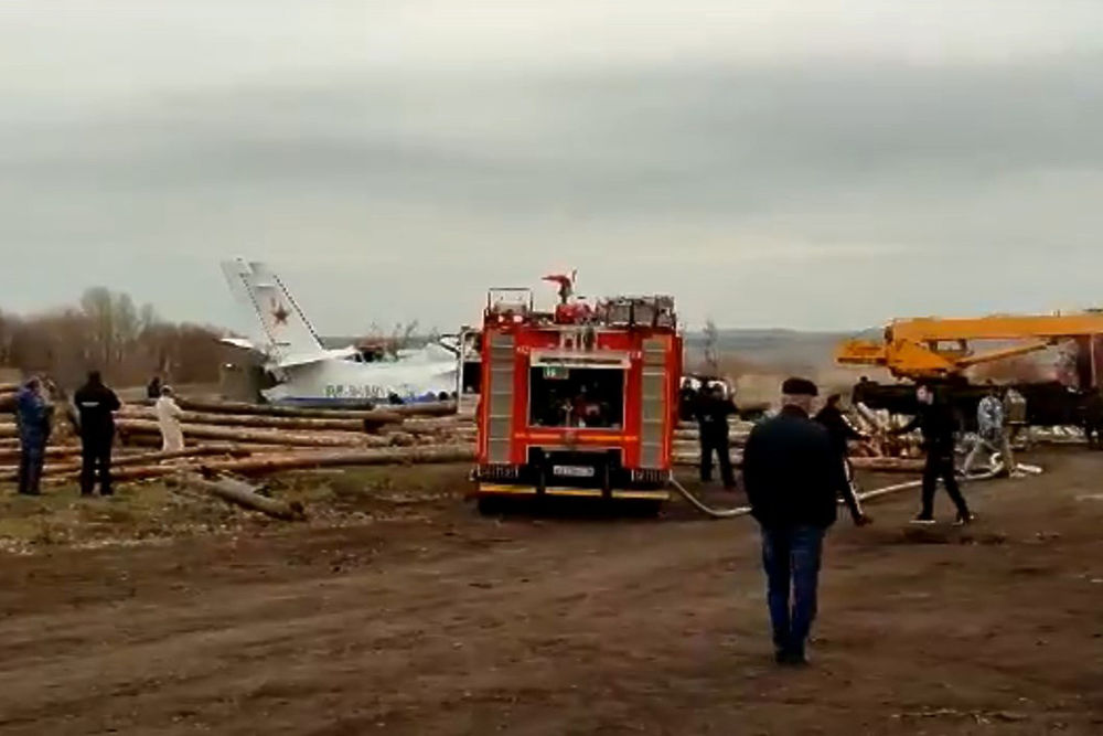 Парашютисты погибли в Татарстане при крушении самолета: фото обломков