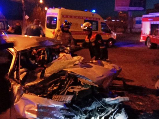 Человек погиб в ДТП с грузовиком в Чите, двое пострадали