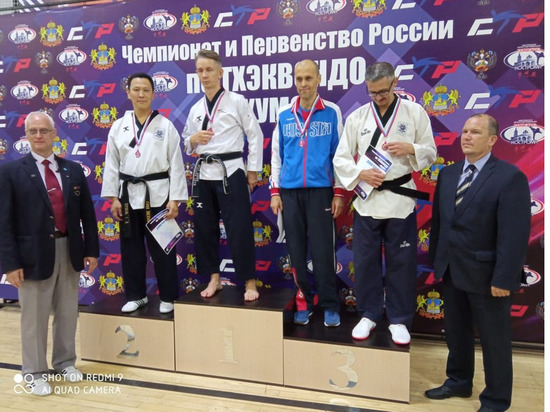 Серебряную награду  на чемпионате России по тхэквондо «Пхумсэ» завовевал якутянин