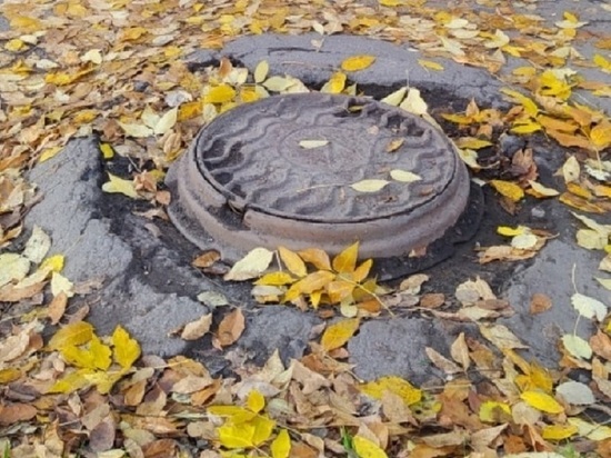 Открытый колодец на Великой в Новгороде снабдили люком