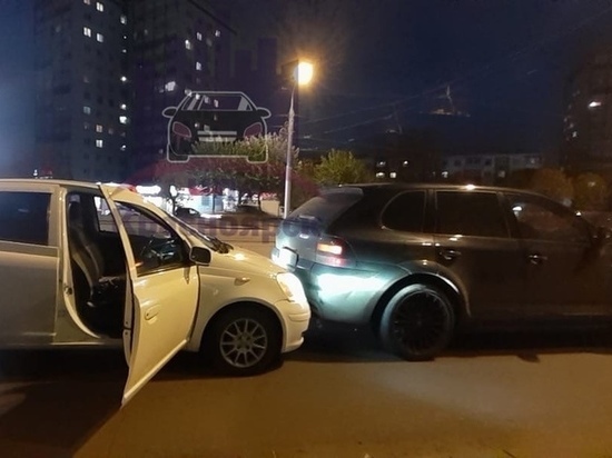 Водитель Porsche устроил ДТП из-за ссоры с автоледи на правобережье Красноярска