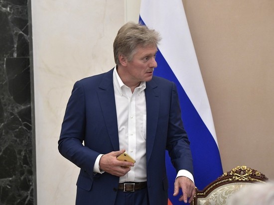 Песков назвал британскую The Sun "глубоко ненаучной газетой" после статьи о вакцинах