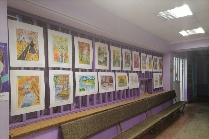 В костромском райцентре Шарья проходит выставка детского рисунка, посвященная 115-летию города