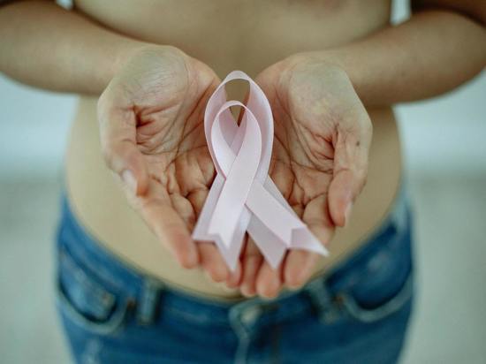 Назван симптом, при котором нужно поспешить провериться на рак груди